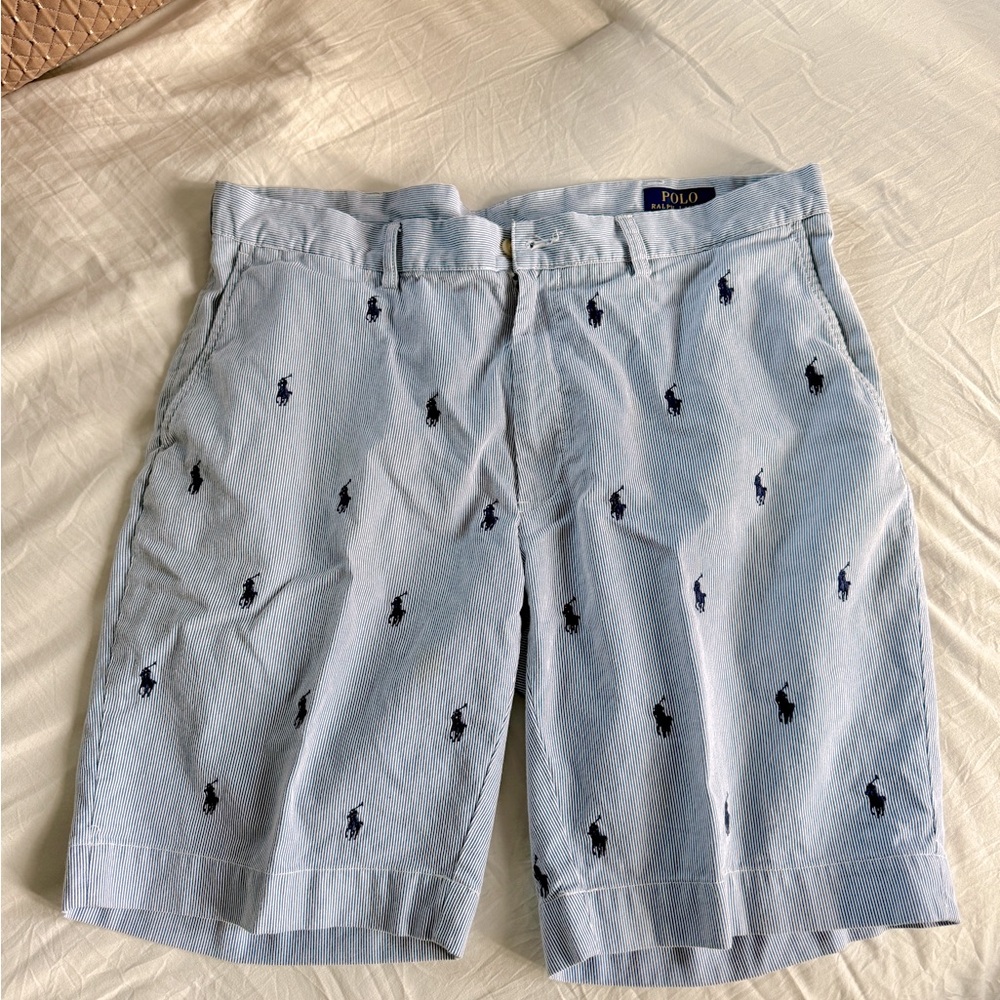 Polo Ralph Lauren men’s size 36 shorts. 100% cotton. White with blue stripes.